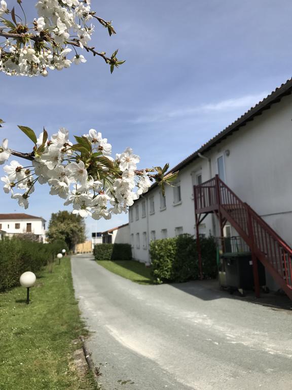 Contact Hotel O'Nice Saintes Bagian luar foto