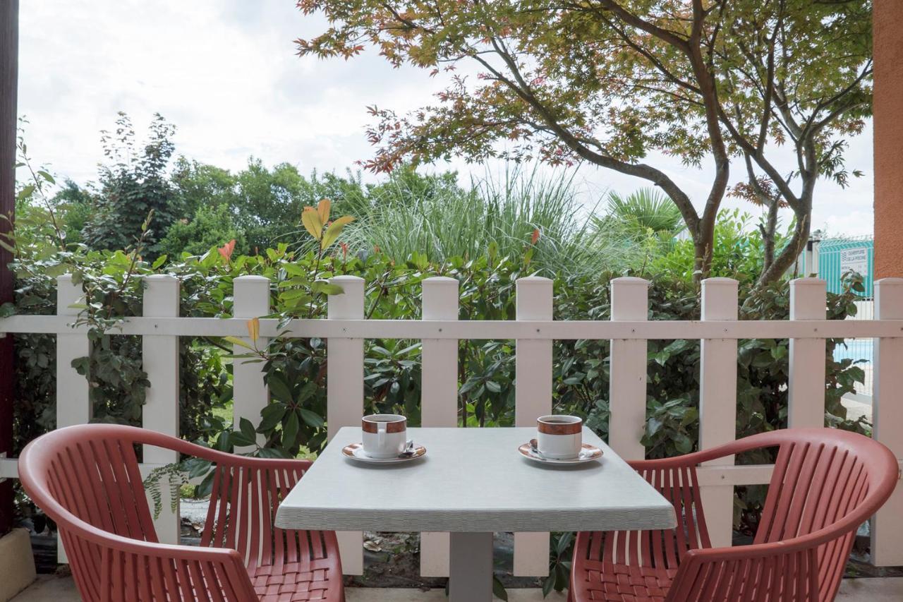 Contact Hotel O'Nice Saintes Bagian luar foto